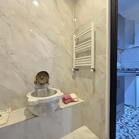 Luxury 1br Turkish Bath Walk To Galata Lägenhet