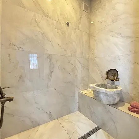 Luxury 1br Turkish Bath Walk To Galata Lägenhet